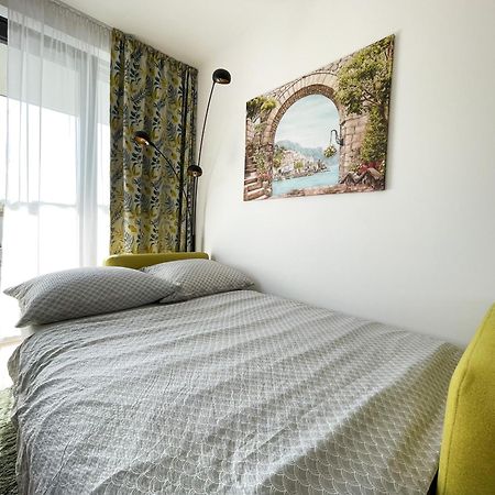 Luxury City Retreat With Terrace Kassa Kültér fotó