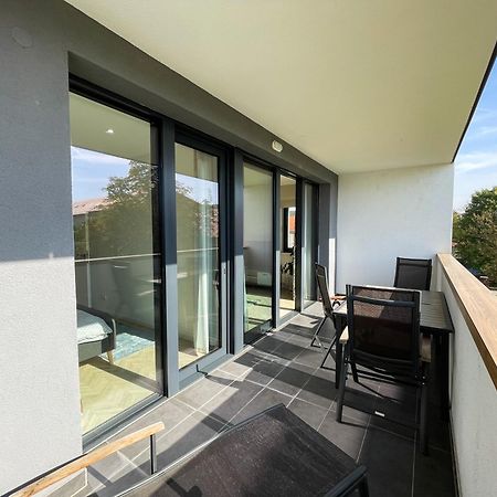 Luxury City Retreat With Terrace Kassa Kültér fotó